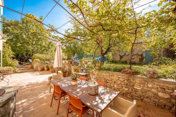 Saint-maximin-la-sainte-baume bastide 220 m 2