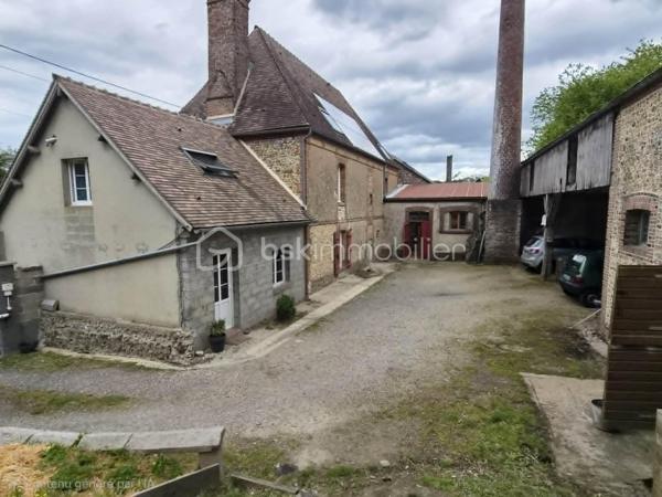 Exclusivité Maison de caractère aux portes de L'Aigle 

Découvrez cette charmante maison familiale de caractère offrant de magnifiques volumes et un fort potentiel d'aménagement , idéalement située à moins de 5 minutes de L'Aigle et de sa gare (ligne Paris-Granville).Dans une commune dynamique avec toutes les commodités ( commerces , écoles , centre aéré , club sportifs ). elle saura vous séduire par ses prestations 
Rez-de-chausée: entrée , vaste pièce de vis de plus de 50m2  comprenant un salon, séjour et une cuisine meublée et équipée , une chambre (ou bureau selon vos besoin (26m2), buanderie , salle de douche avec wc , une grande pièce supplémentaire à aménager selon vos envies (bureau ,salle de jeux , atelier ...)
Premier étage ( accès principal)
palier , suite parentale avec dressing et accès salle de bain , 2 chambres
Second espace à l'étage (accès par un autre escalier ) 
une chambre indépendante et une salle de douche avec wc (parfait pour un adolescent )
Dernier niveau 
Comble aménageable de plus 100m2
Extérieur:
terrain clos de plus de 1100m2
Dépendances : un grand garage et un atelier ,
portail électrique , chauffage  poêle à granulés et radiateurs électriques ( maison classée en DPE en C ) 
maison à découvrir et,  avec un fort potentiel