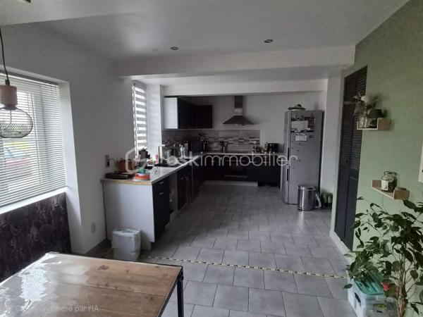 Exclusivité Maison de caractère aux portes de L'Aigle 

Découvrez cette charmante maison familiale de caractère offrant de magnifiques volumes et un fort potentiel d'aménagement , idéalement située à moins de 5 minutes de L'Aigle et de sa gare (ligne Paris-Granville).Dans une commune dynamique avec toutes les commodités ( commerces , écoles , centre aéré , club sportifs ). elle saura vous séduire par ses prestations 
Rez-de-chausée: entrée , vaste pièce de vis de plus de 50m2  comprenant un salon, séjour et une cuisine meublée et équipée , une chambre (ou bureau selon vos besoin (26m2), buanderie , salle de douche avec wc , une grande pièce supplémentaire à aménager selon vos envies (bureau ,salle de jeux , atelier ...)
Premier étage ( accès principal)
palier , suite parentale avec dressing et accès salle de bain , 2 chambres
Second espace à l'étage (accès par un autre escalier ) 
une chambre indépendante et une salle de douche avec wc (parfait pour un adolescent )
Dernier niveau 
Comble aménageable de plus 100m2
Extérieur:
terrain clos de plus de 1100m2
Dépendances : un grand garage et un atelier ,
portail électrique , chauffage  poêle à granulés et radiateurs électriques ( maison classée en DPE en C ) 
maison à découvrir et,  avec un fort potentiel