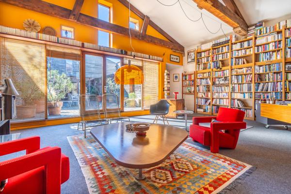 Bureau 7 pièces - 211 m²