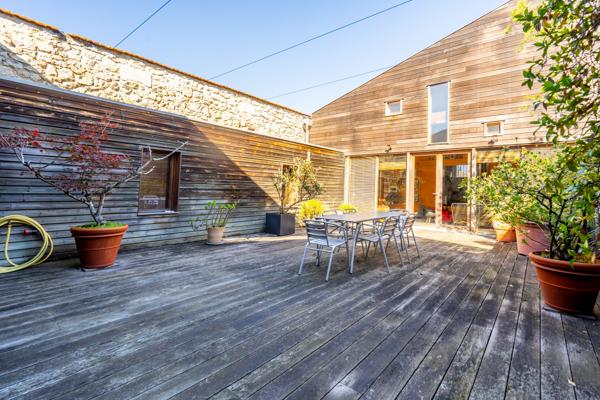 Bureau 7 pièces - 211 m²