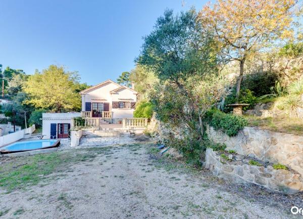 Maison à vendre    5 pièces •  Ceyreste