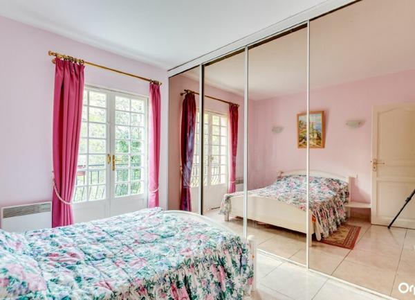 Maison à vendre    5 pièces •  Ceyreste