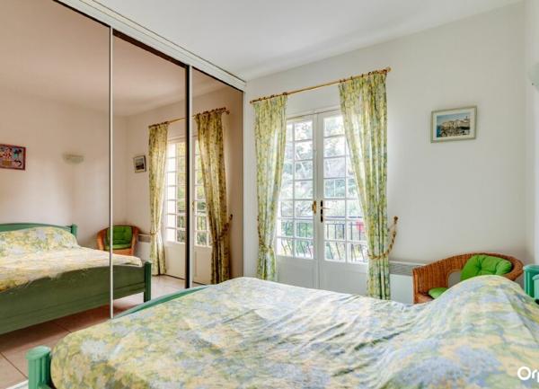 Maison à vendre    5 pièces •  Ceyreste