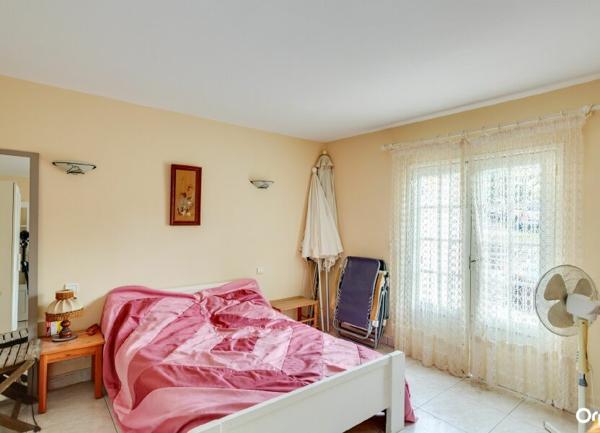 Maison à vendre    5 pièces •  Ceyreste