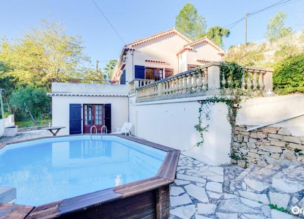 Maison à vendre    5 pièces •  Ceyreste