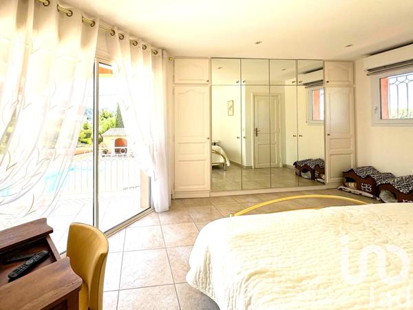 Maison à vendre 5 pièces 203 m² Roquebrune-sur-Argens