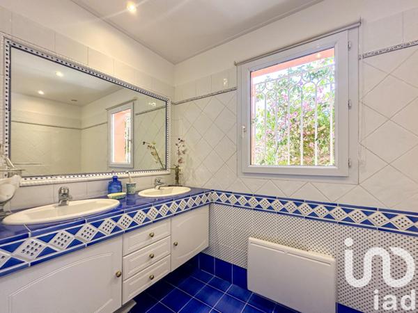 Maison à vendre 5 pièces 203 m² Roquebrune-sur-Argens