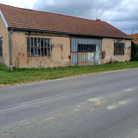 Local Commercial à TREZELLES, 03220 - 1 pièce 195m²