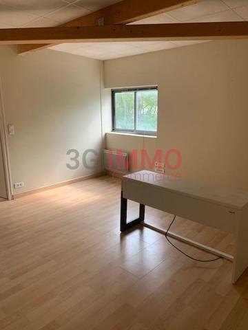 Location / Local Commercial à Bessines (79000)