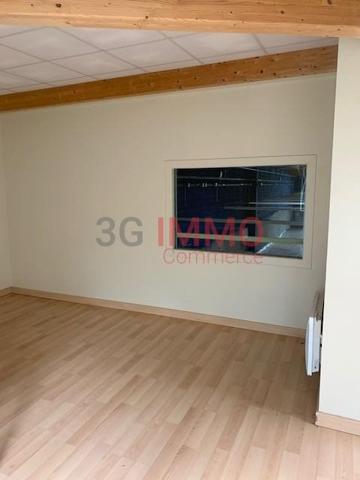 Location / Local Commercial à Bessines (79000)