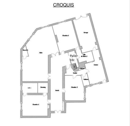 APPARTEMENT BOURGEOIS RENOVE ET MEUBLE AVEC GARAGE