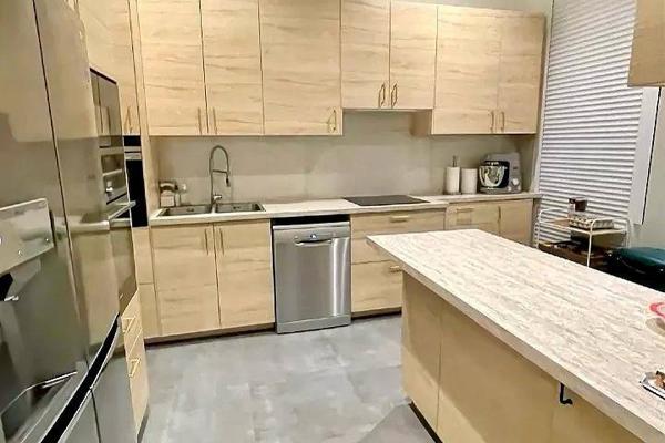 APPARTEMENT BOURGEOIS RENOVE ET MEUBLE AVEC GARAGE