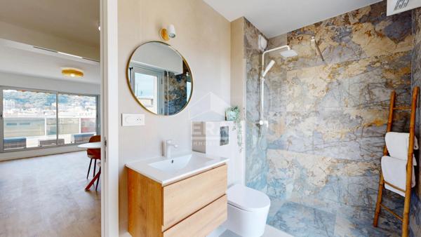 NICE - FLEURS : JOLI 2 PIÈCES TRAVERSANT E/O AVEC TERRASSE ET BALCON