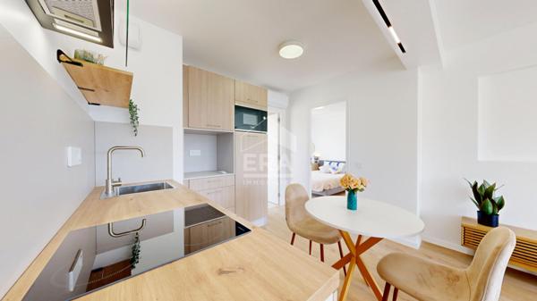 NICE - FLEURS : JOLI 2 PIÈCES TRAVERSANT E/O AVEC TERRASSE ET BALCON