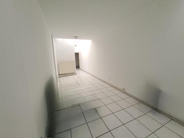 LOCAL COMMERCIAL IDEAL PROFESSION LIBERALE OU BUREAU!