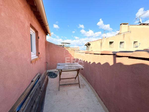 A VENDRE 84120 PERTUIS APPARTEMENT DUPLEX DE TYPE 3 PIECES D'ENVIRON 52M² AVEC TERRASSE.