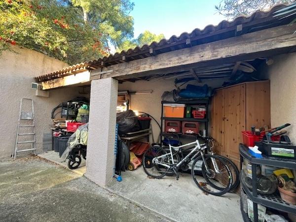 Exclusivité sur Rognac, Villa 193 m2 habitable sur 1234 m2 avec piscine.