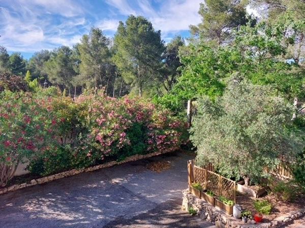 Exclusivité sur Rognac, Villa 193 m2 habitable sur 1234 m2 avec piscine.