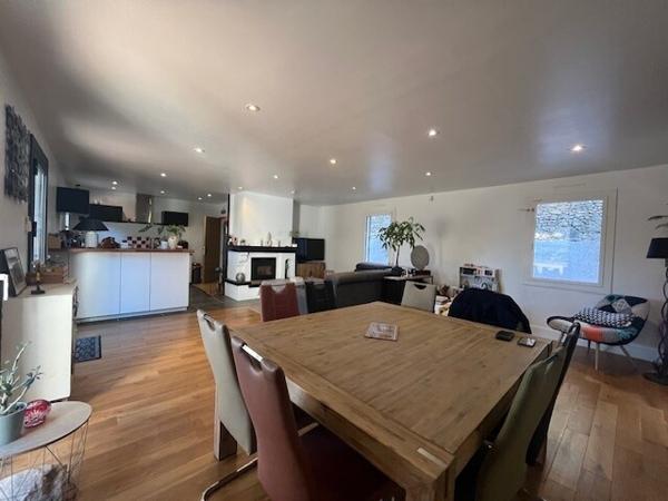 Exclusivité sur Rognac, Villa 193 m2 habitable sur 1234 m2 avec piscine.