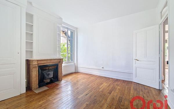 Maison à louer    7 pièces •  Lyon 3