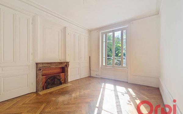 Maison à louer    7 pièces •  Lyon 3