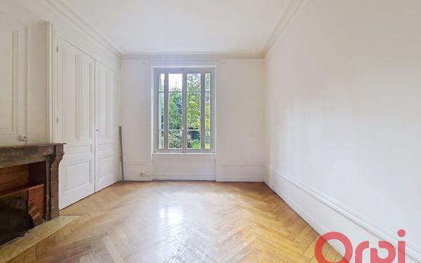 Maison à louer    7 pièces •  Lyon 3