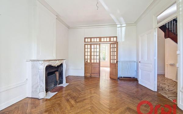 Maison à louer    7 pièces •  Lyon 3