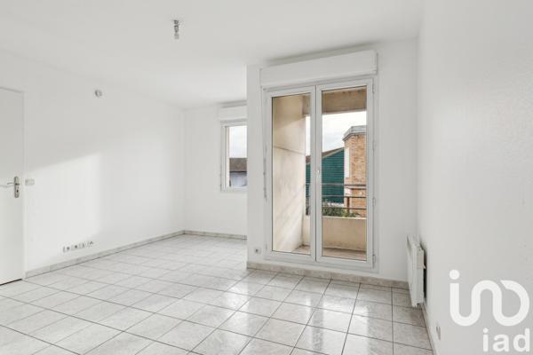 Appartement 2 pièces de 37 m² à Ivry-sur-Seine (94200)