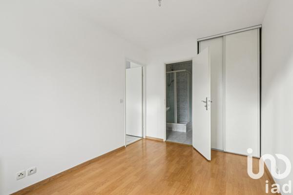 Appartement 2 pièces de 37 m² à Ivry-sur-Seine (94200)