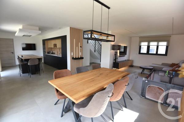 Maison à vendre  11 pièces - 213 m 2   YUTZ  - 57