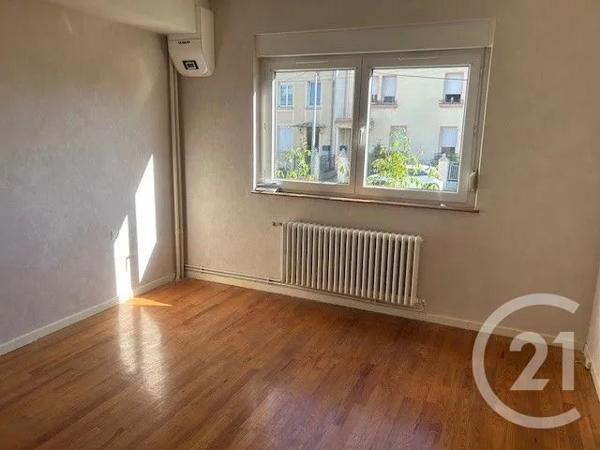 Maison à vendre  11 pièces - 213 m 2   YUTZ  - 57