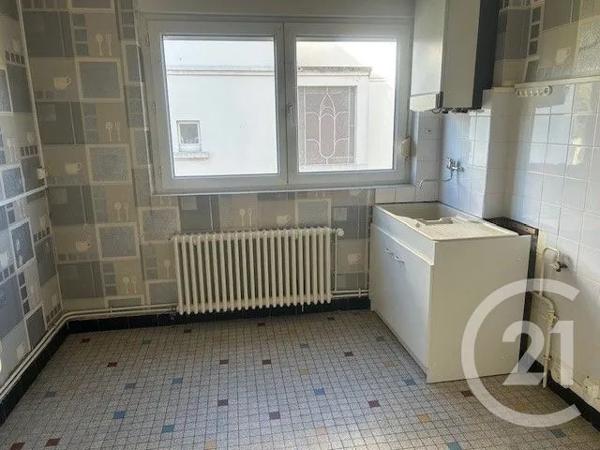 Maison à vendre  11 pièces - 213 m 2   YUTZ  - 57