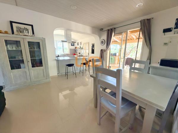 Mas en pierre sur 1,2 hectare – oliveraie, calme
