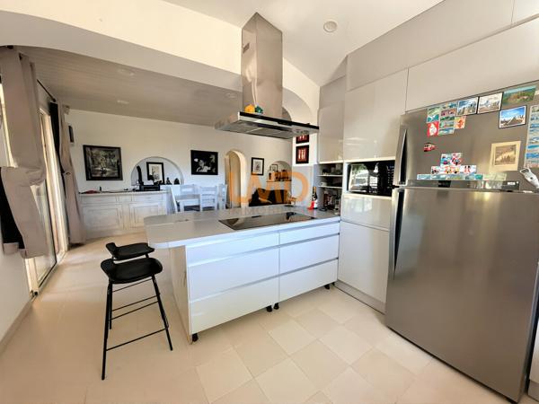 Mas en pierre sur 1,2 hectare – oliveraie, calme