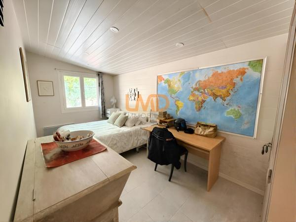 Mas en pierre sur 1,2 hectare – oliveraie, calme
