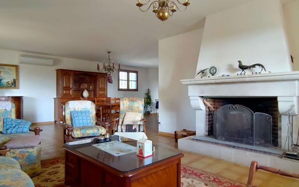 Maison à vendre    7 pièces •  Septfonds