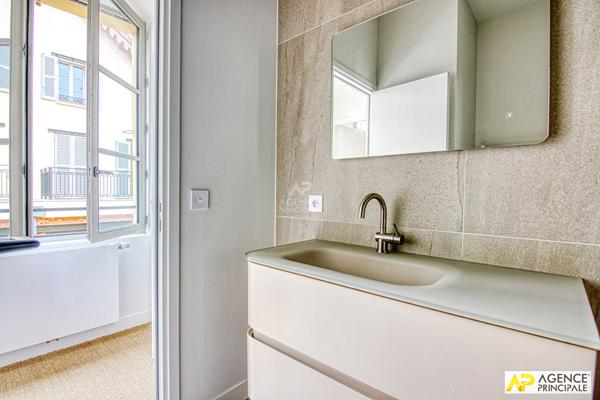 Versailles Notre Dame maison 4 pièces 122.3 m² au sol avec terrasse arborée de 30 m² et grande cave saine €930 000 ** - Référence 27238