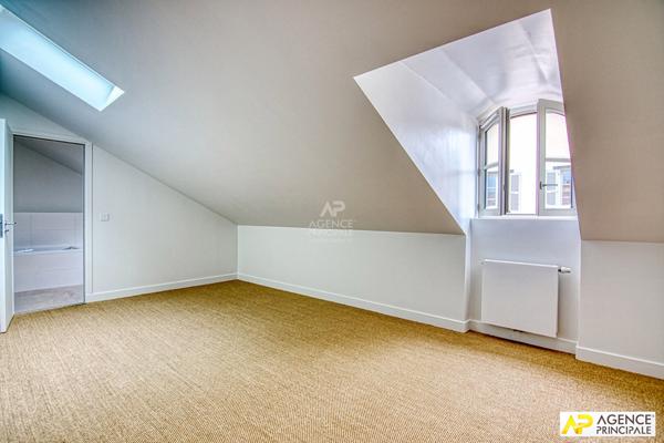 Versailles Notre Dame maison 4 pièces 122.3 m² au sol avec terrasse arborée de 30 m² et grande cave saine €930 000 ** - Référence 27238