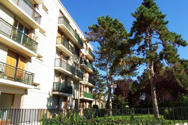 A LOUER STUDIO 17m2 MARLY LE ROI CENTRE