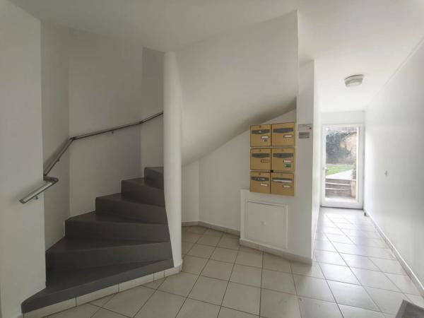 Vente                                                      Immeuble
                        
                                         166 m2                     à Melun