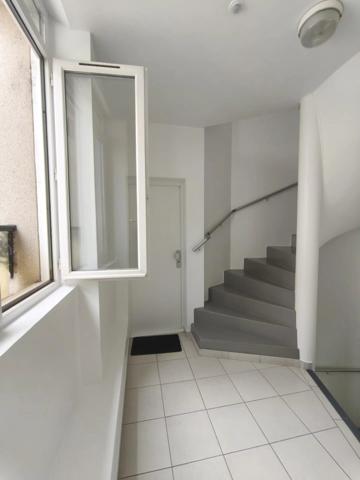 Vente                                                      Immeuble
                        
                                         166 m2                     à Melun