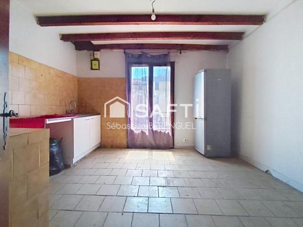 Hyper centre Montagnac maison de village avec garage à rénover