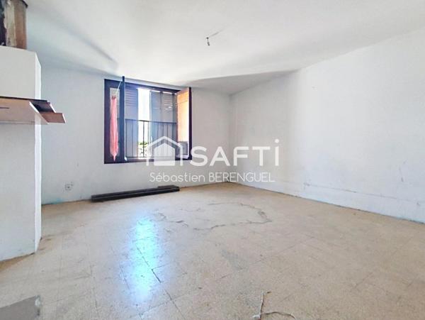 Hyper centre Montagnac maison de village avec garage à rénover