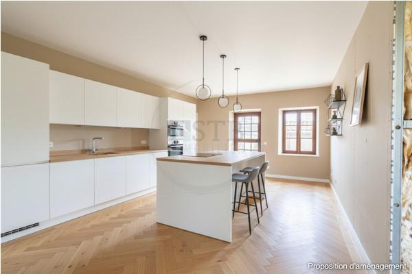 Maison à rénover de 110m2 environ sur 679m2 de terrain en plein coeur de Cruas
