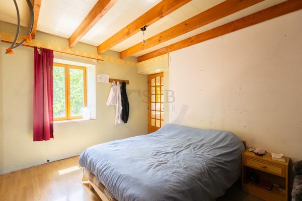Maison à rénover de 110m2 environ sur 679m2 de terrain en plein coeur de Cruas