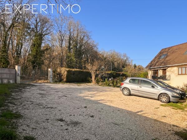 Breux-Jouy (91650) Appartement F3 avec jardin privatif et deux places de stationnement