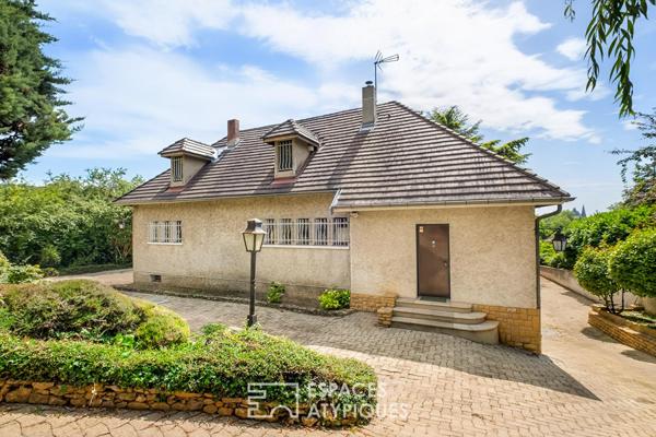 Maison à rénover au coeur de Saint-Cyr-au-Mont-d’Or