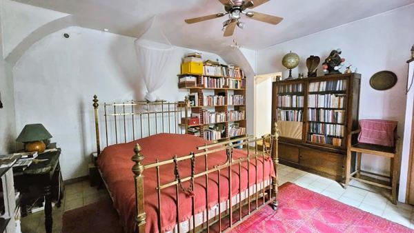 Sommières (30250) Sommiéres - Centre historique - Maison 6 Pièces 130 M² A rafraichir