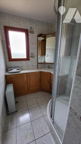 Pavillon de plain-pied sur 2130 m² de terrain plat